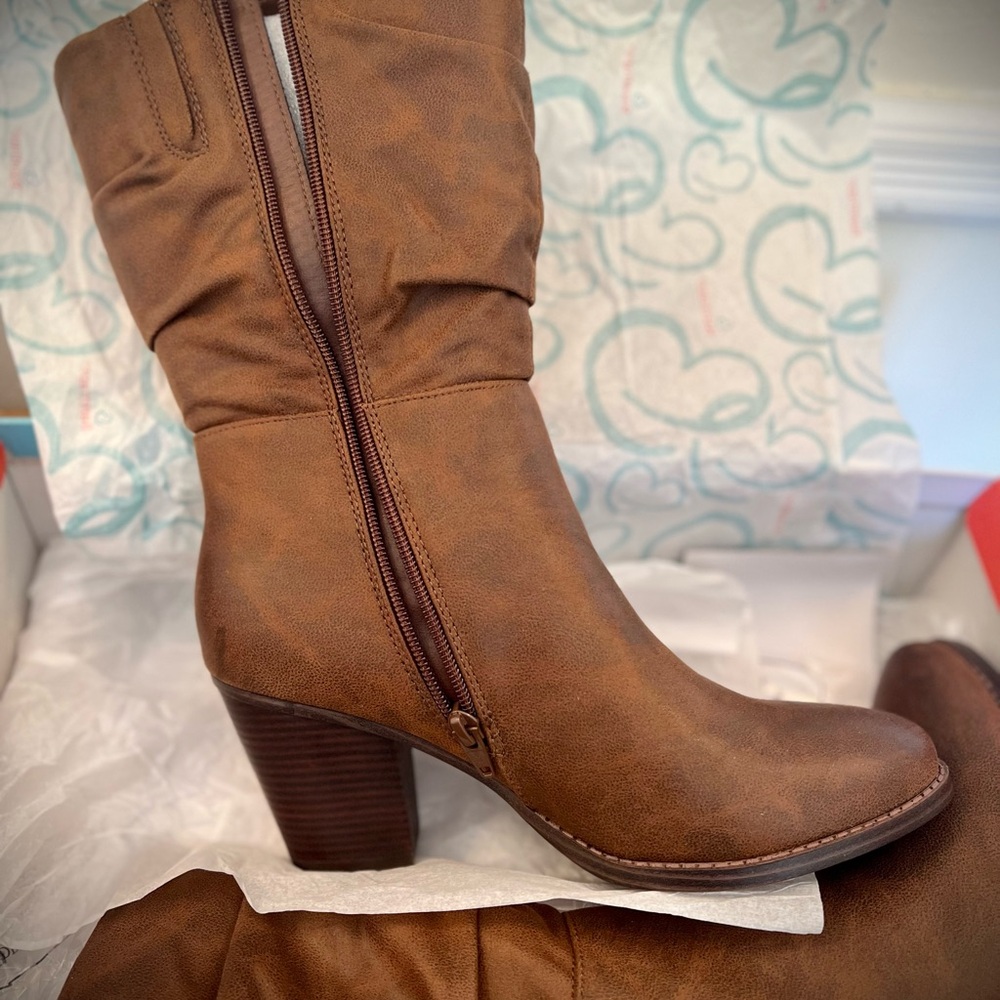 Brown Heeled Boots with Slouchy Shaft and Medium Height Heel